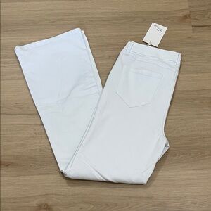 1822 Denim Women's Crisp White Straight Leg Jeans